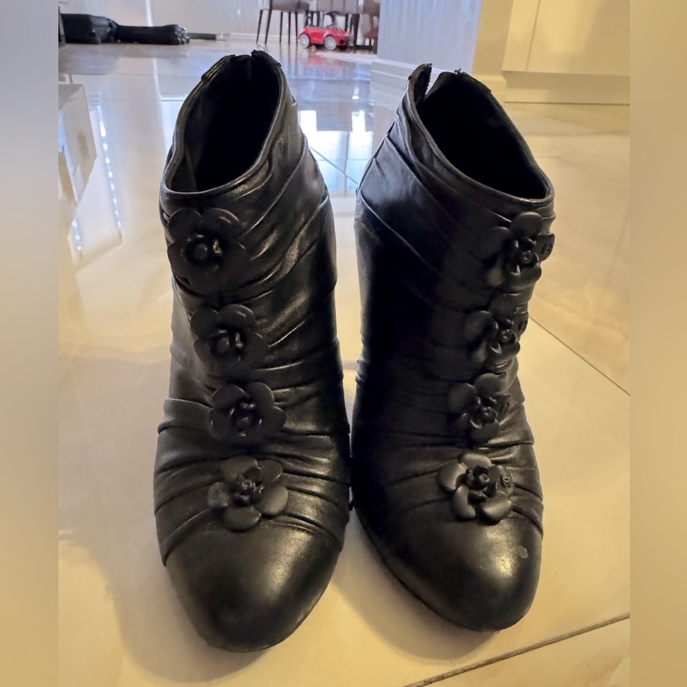 Chanel leather bootie